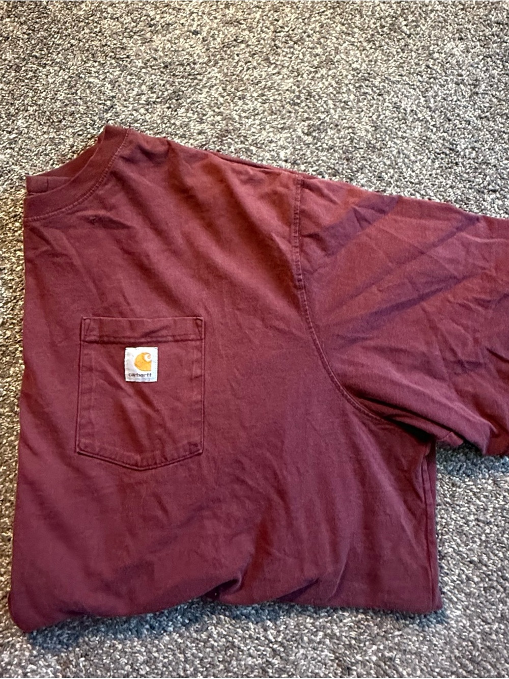 Carhartt Men’s Short-Sleeve Pocket Tee in Burgundy